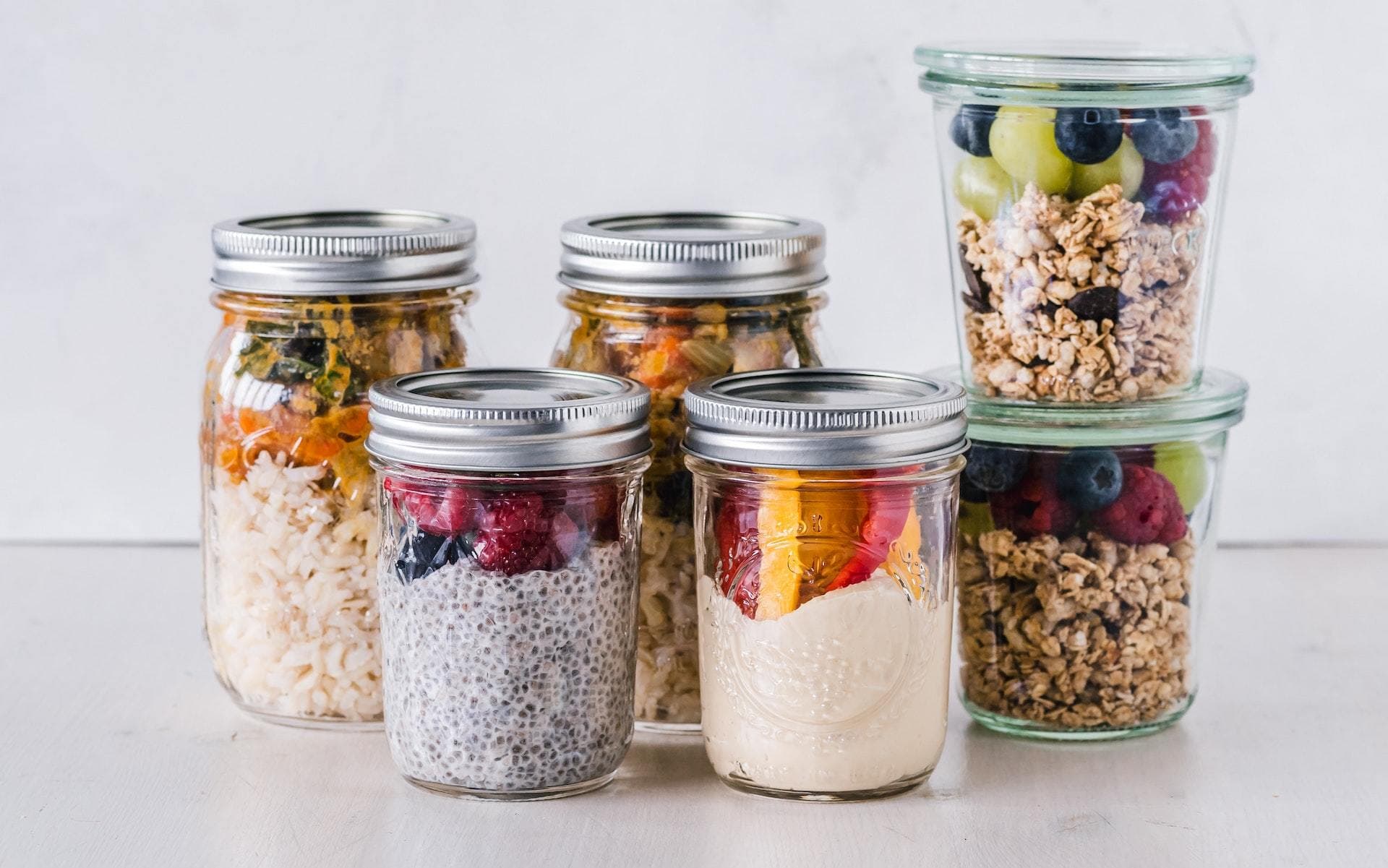 Må man have mad med i håndbagagen? Få den fulde madguide her